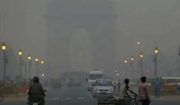 Delhi Air Pollution: राष्ट्रीय राजधानी में वायु गुणवत्ता ‘बहुत खराब’ श्रेणी में की गई दर्ज 